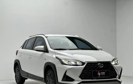 Toyota Yaris XP150 рестайлинг, 2022 год, 1 000 000 рублей, 3 фотография