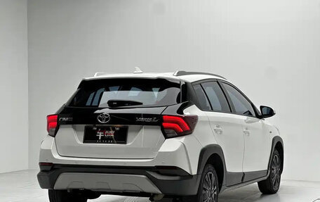 Toyota Yaris XP150 рестайлинг, 2022 год, 1 000 000 рублей, 4 фотография