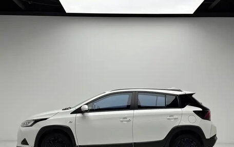 Toyota Yaris XP150 рестайлинг, 2022 год, 1 000 000 рублей, 8 фотография