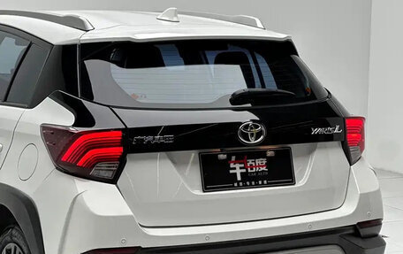 Toyota Yaris XP150 рестайлинг, 2022 год, 1 000 000 рублей, 7 фотография