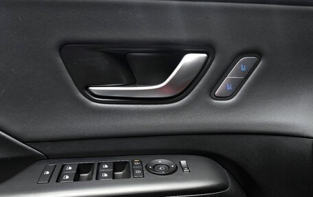 Hyundai Kona, 2023 год, 2 587 000 рублей, 18 фотография