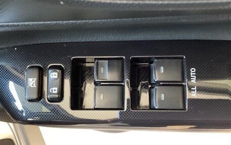 Toyota Wish II, 2011 год, 1 305 000 рублей, 13 фотография