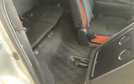 Toyota Wish II, 2011 год, 1 305 000 рублей, 28 фотография