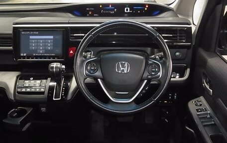 Honda Stepwgn IV, 2016 год, 1 760 000 рублей, 9 фотография