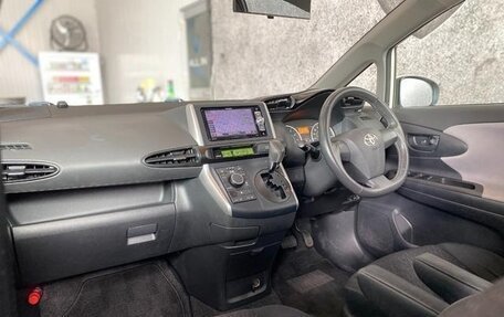 Toyota Wish II, 2011 год, 1 325 000 рублей, 12 фотография