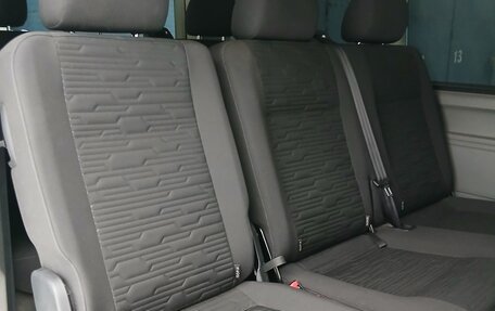 Volkswagen Caravelle T6 рестайлинг, 2020 год, 4 600 000 рублей, 14 фотография