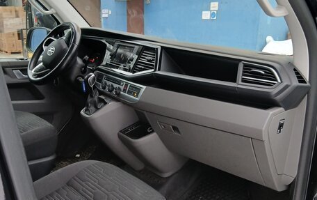 Volkswagen Caravelle T6 рестайлинг, 2020 год, 4 600 000 рублей, 18 фотография