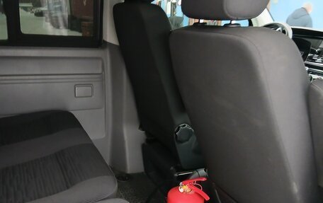 Volkswagen Caravelle T6 рестайлинг, 2020 год, 4 600 000 рублей, 15 фотография