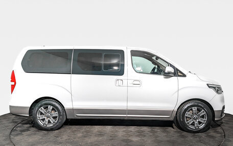 Hyundai H-1 II рестайлинг, 2019 год, 3 200 000 рублей, 4 фотография