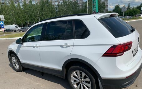 Volkswagen Tiguan II, 2021 год, 2 449 000 рублей, 5 фотография