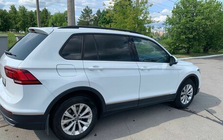 Volkswagen Tiguan II, 2021 год, 2 449 000 рублей, 3 фотография