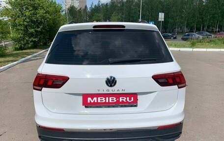 Volkswagen Tiguan II, 2021 год, 2 449 000 рублей, 4 фотография