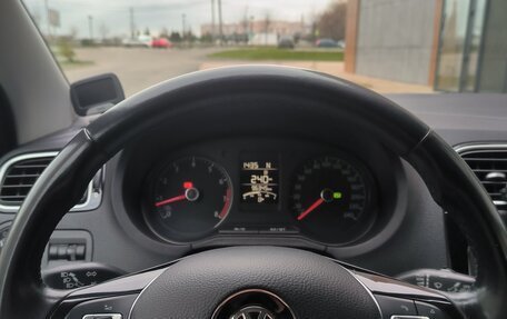 Volkswagen Polo VI (EU Market), 2017 год, 1 350 000 рублей, 3 фотография