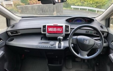 Honda Freed I, 2012 год, 843 000 рублей, 24 фотография