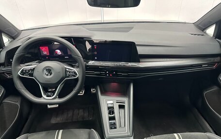 Volkswagen Golf VIII, 2022 год, 1 990 000 рублей, 5 фотография