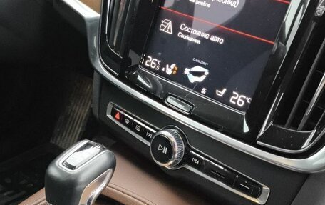 Volvo S90 II рестайлинг, 2019 год, 2 200 000 рублей, 3 фотография