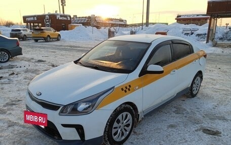 KIA Rio IV, 2018 год, 850 000 рублей, 2 фотография