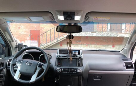 Toyota Land Cruiser Prado 150 рестайлинг 2, 2017 год, 4 290 000 рублей, 9 фотография