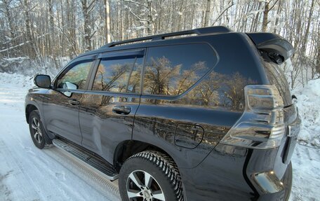 Toyota Land Cruiser Prado 150 рестайлинг 2, 2017 год, 4 290 000 рублей, 6 фотография