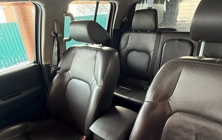 Nissan Navara (Frontier), 2010 год, 1 325 000 рублей, 13 фотография