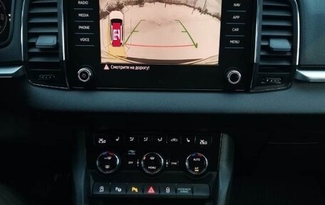 Skoda Karoq I, 2021 год, 2 400 000 рублей, 23 фотография