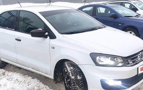 Volkswagen Polo VI (EU Market), 2015 год, 760 000 рублей, 2 фотография