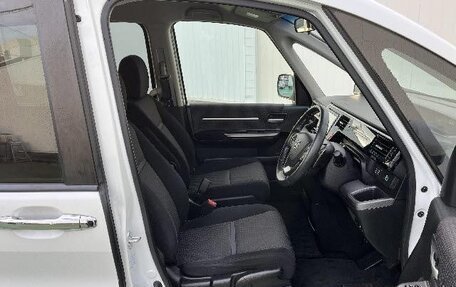 Honda Stepwgn IV, 2016 год, 1 543 000 рублей, 19 фотография