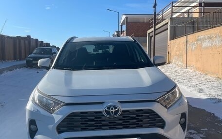 Toyota RAV4, 2020 год, 3 800 000 рублей, 1 фотография