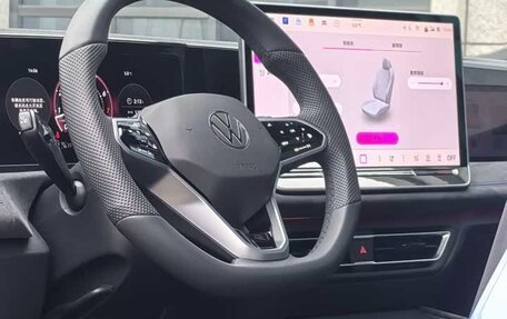 Volkswagen Tiguan, 2024 год, 4 670 133 рублей, 13 фотография