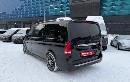 Mercedes-Benz V-Класс, 2017 год, 7 000 000 рублей, 3 фотография