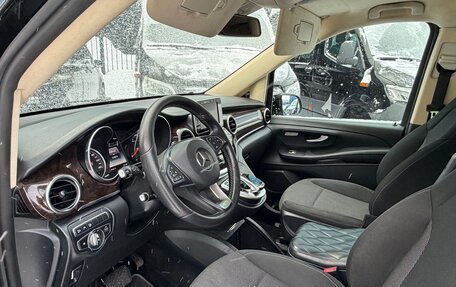 Mercedes-Benz V-Класс, 2017 год, 7 000 000 рублей, 9 фотография