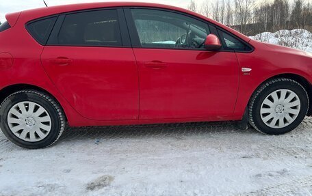 Opel Astra J, 2013 год, 550 000 рублей, 4 фотография