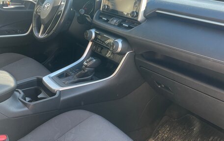 Toyota RAV4, 2020 год, 3 800 000 рублей, 8 фотография