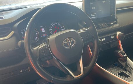 Toyota RAV4, 2020 год, 3 800 000 рублей, 7 фотография