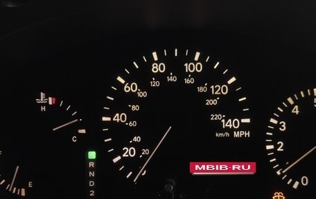 Lexus RX IV рестайлинг, 2000 год, 905 000 рублей, 13 фотография