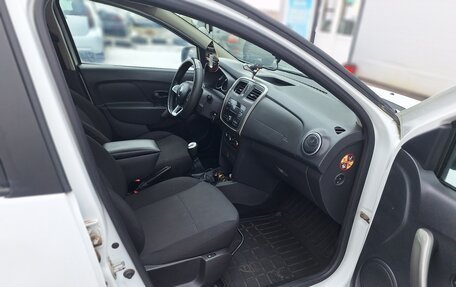 Renault Logan II, 2021 год, 700 000 рублей, 2 фотография