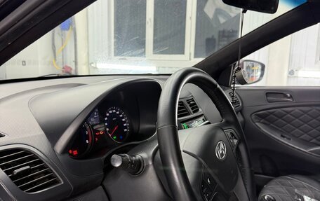 Hyundai Solaris II рестайлинг, 2011 год, 650 000 рублей, 7 фотография