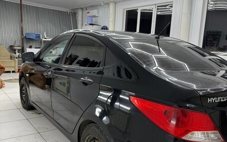 Hyundai Solaris II рестайлинг, 2011 год, 650 000 рублей, 5 фотография