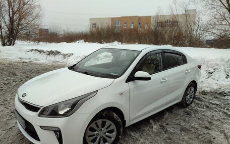 KIA Rio IV, 2018 год, 1 600 000 рублей, 2 фотография
