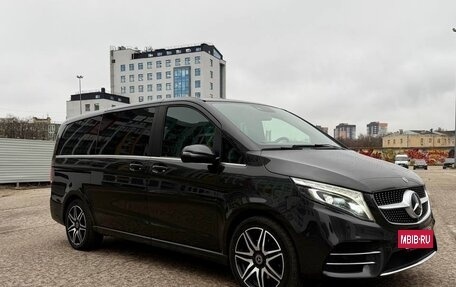 Mercedes-Benz V-Класс, 2019 год, 5 700 000 рублей, 4 фотография