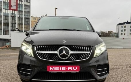 Mercedes-Benz V-Класс, 2019 год, 5 700 000 рублей, 3 фотография