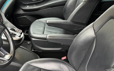 Mercedes-Benz V-Класс, 2019 год, 5 700 000 рублей, 13 фотография