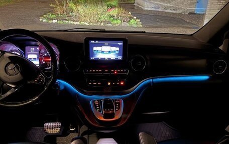 Mercedes-Benz V-Класс, 2019 год, 5 700 000 рублей, 19 фотография