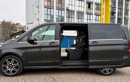 Mercedes-Benz V-Класс, 2019 год, 5 700 000 рублей, 15 фотография
