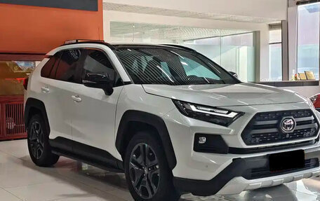 Toyota RAV4, 2025 год, 4 290 000 рублей, 3 фотография