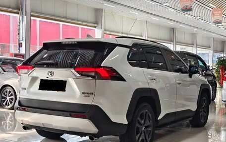 Toyota RAV4, 2025 год, 4 290 000 рублей, 7 фотография