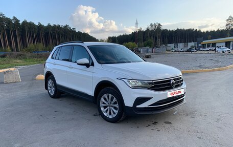 Volkswagen Tiguan II, 2021 год, 3 030 000 рублей, 3 фотография