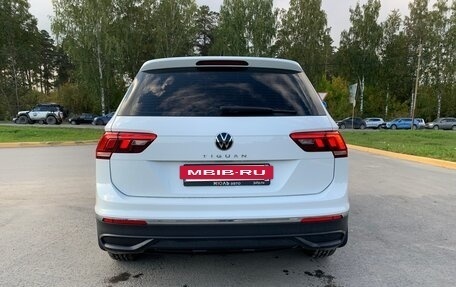 Volkswagen Tiguan II, 2021 год, 3 030 000 рублей, 7 фотография