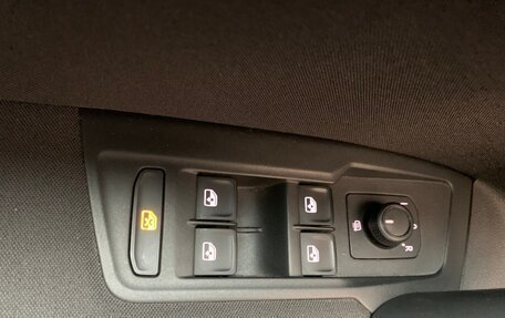 Volkswagen Tiguan II, 2021 год, 3 030 000 рублей, 18 фотография