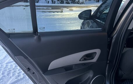 Chevrolet Cruze II, 2010 год, 670 000 рублей, 8 фотография